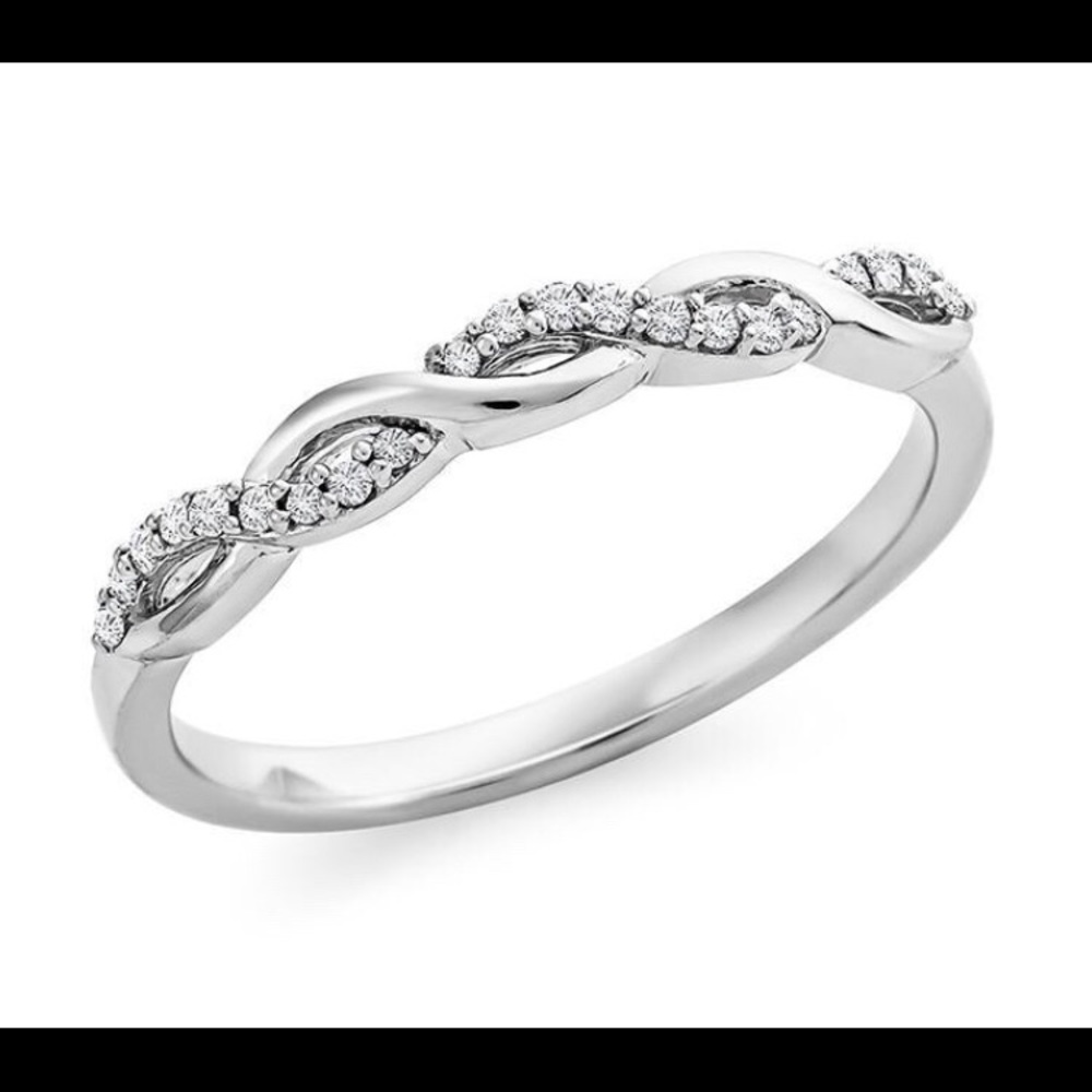 *NEW* Sz 8 Womens Silver and Diamond Infinity Ring